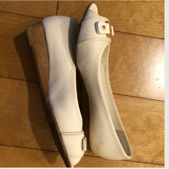 Tory Burch Emma White Gold Peep Toe Wedges - Picture 2 of 4